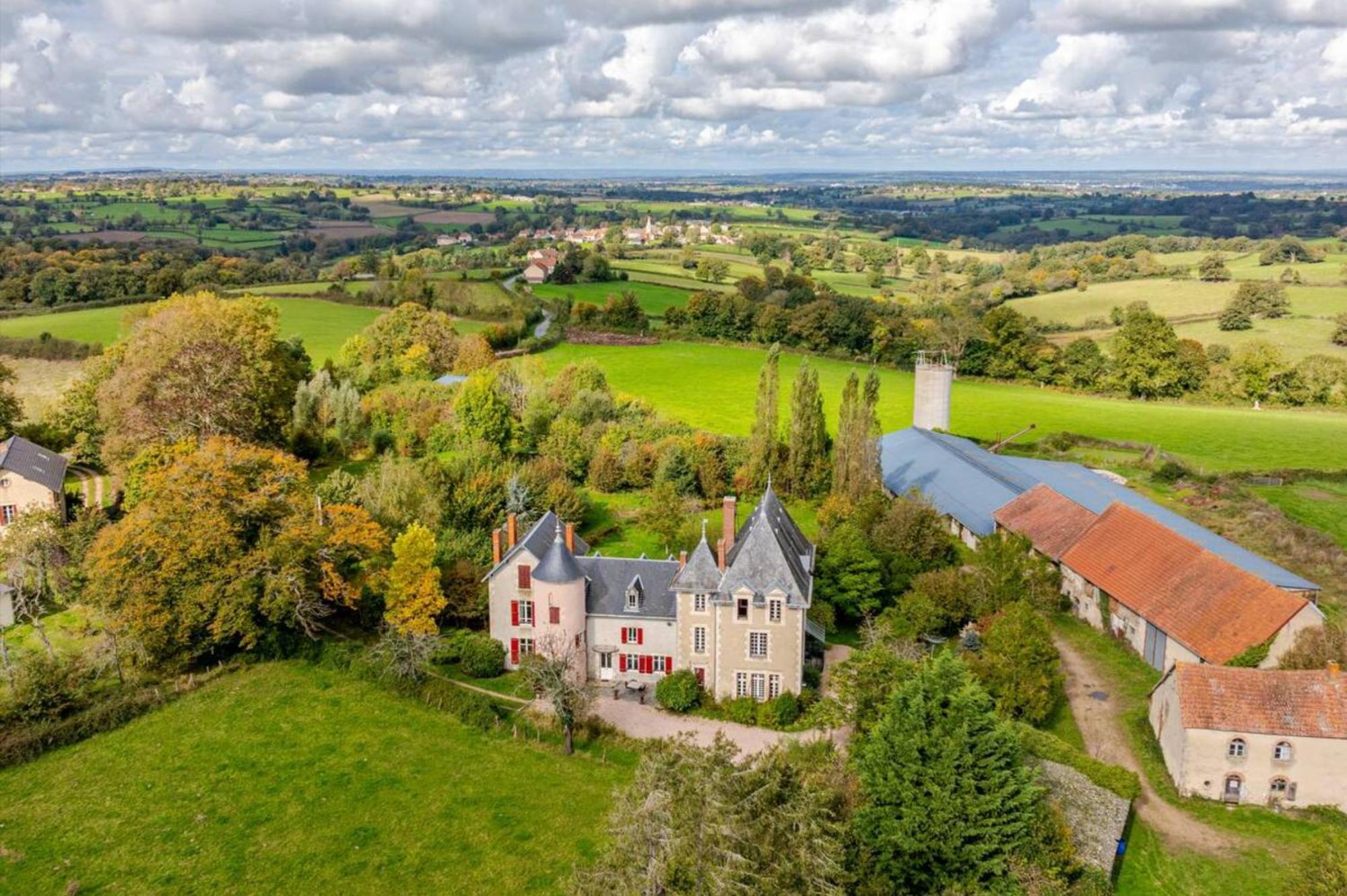Château de la Combe La Celle  Extérieur photo